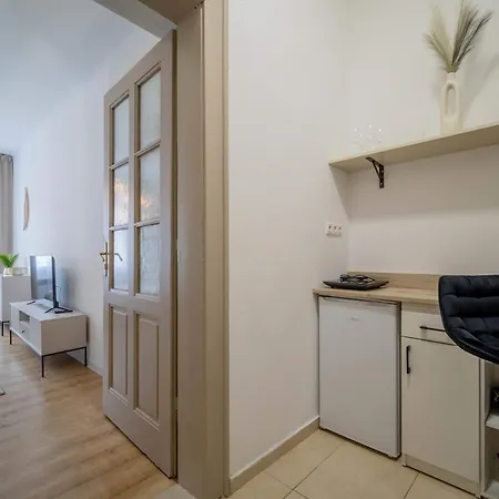 Lejlighed Elegant In Historical Centrum - Ac & Netflix *